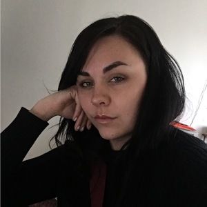 Meet your Posher, Hayley